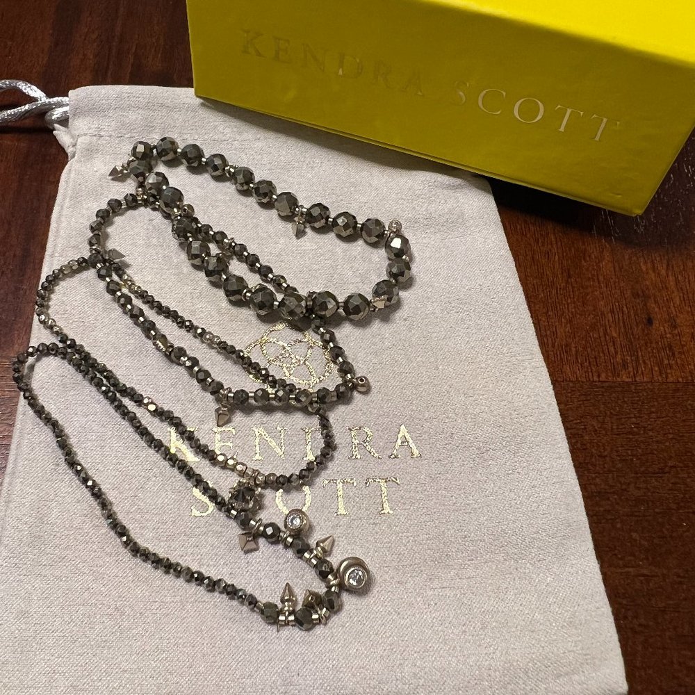 NWOT Kendra Scott Kennedy Stretch Bracelet in Pyrite